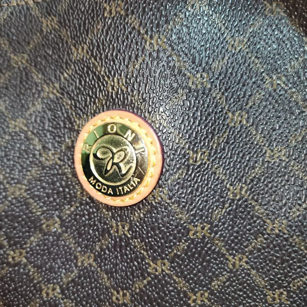 RIONI ITALY EUC BROWN EAST WEST SIGNATURE SHOULDER BAG